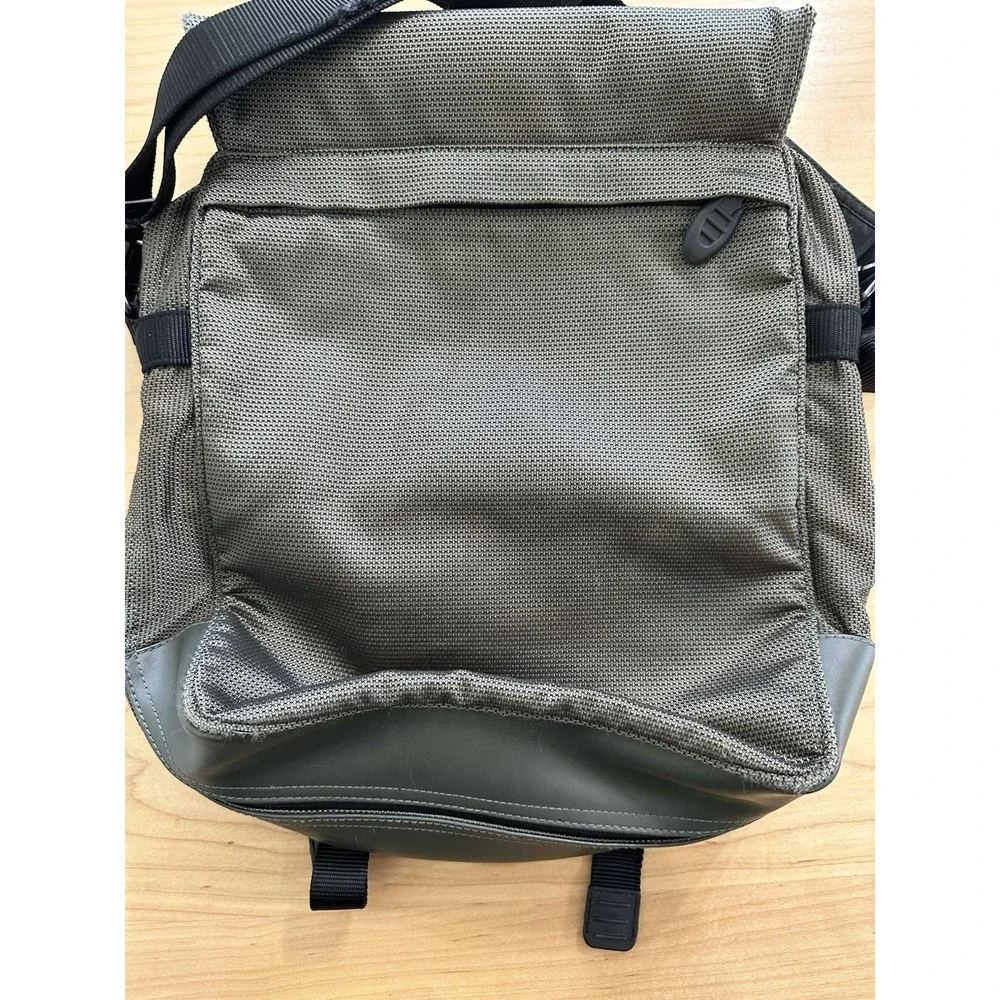 TUMI TECH GREEN BACKPACK LAPTOP CARRIER MESSENGER TRAVEL BAG